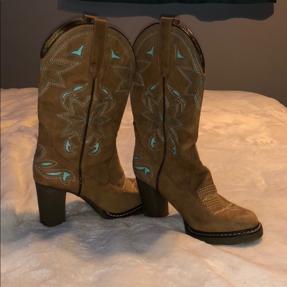 Real leather cowboy boots with heel